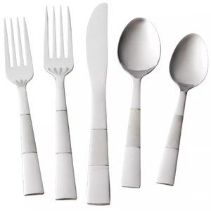 New 20 Piece Silverware Set Food-Grade Stainless Steel Flatware Dishwasher safe